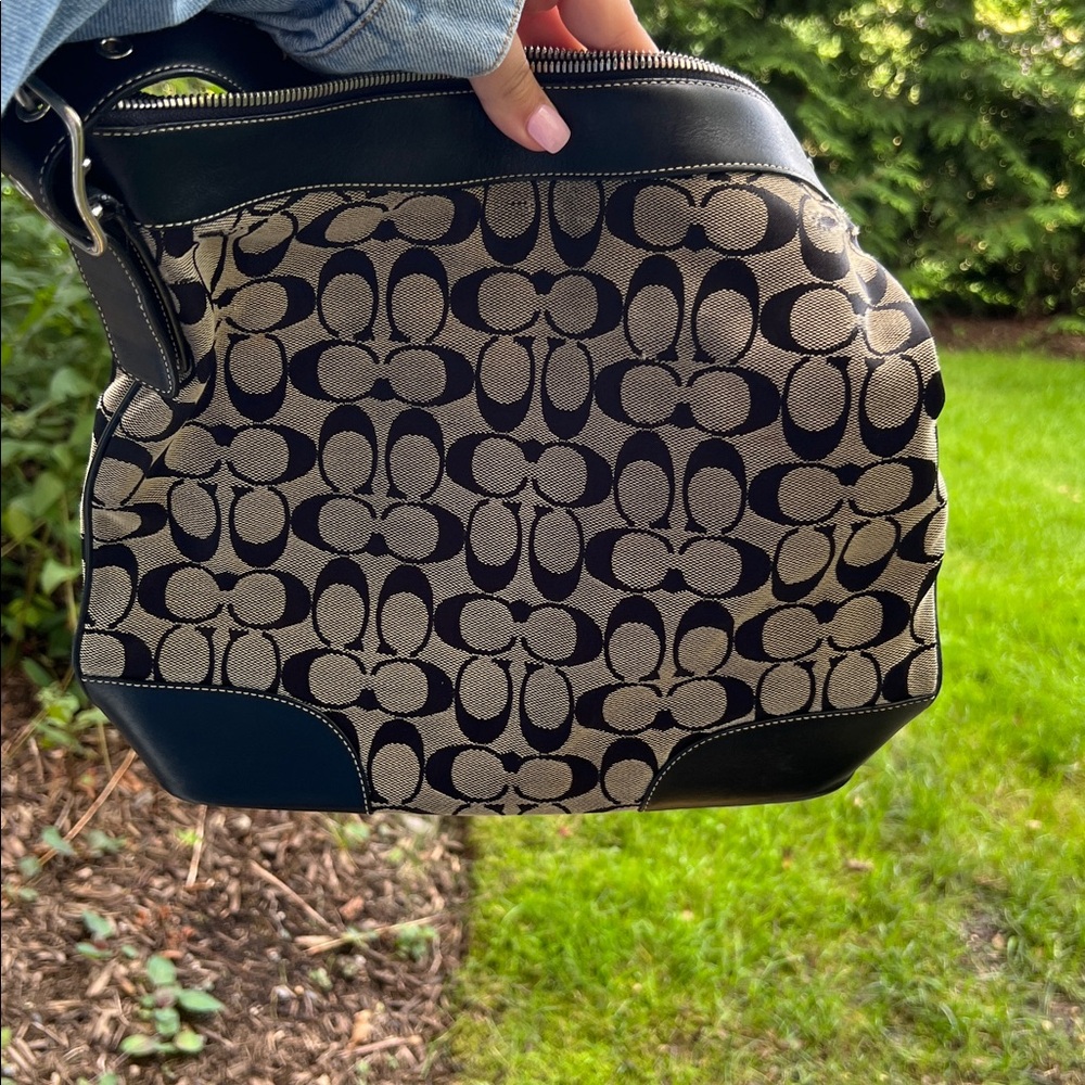 Elegant Black and Tan Women's Shoulder Bag